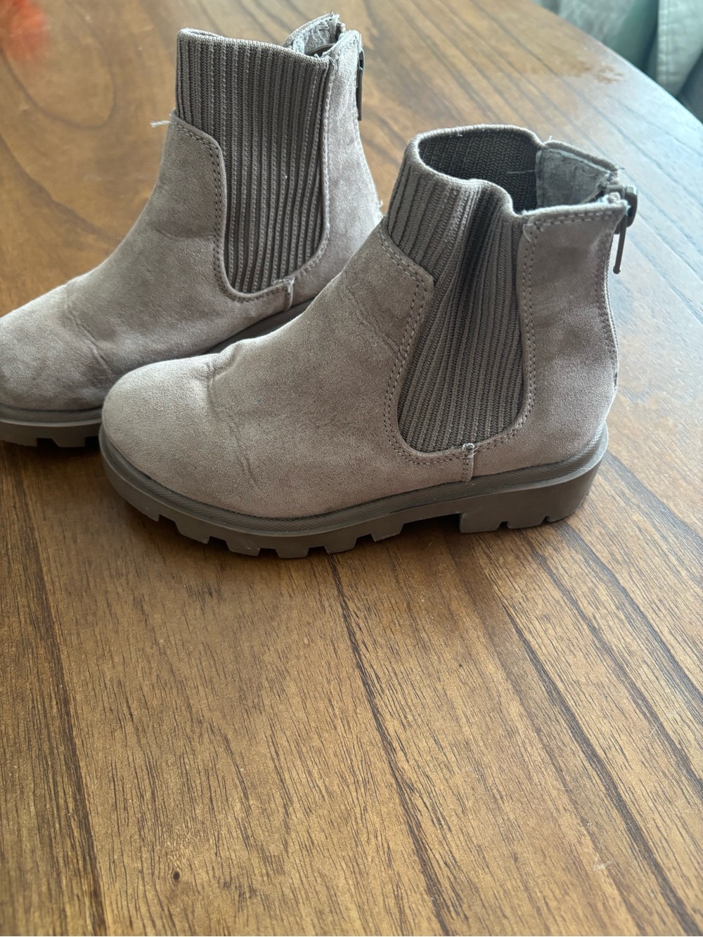 Steve Madden Girls Grey Chelsea Lug Boots